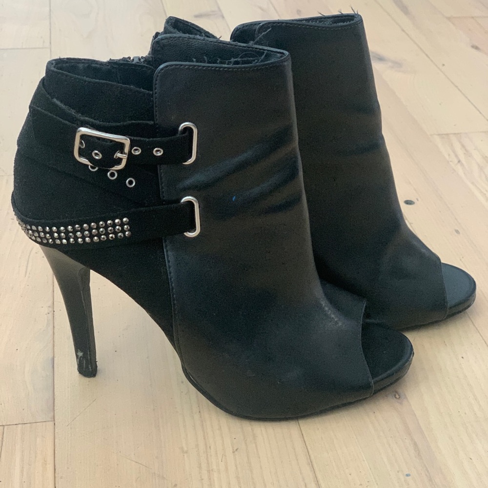 Rock & Republic Ankle high heel